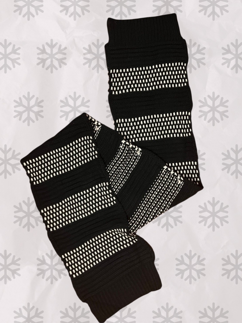 Old Navy Black and White Knit Scarf NEW